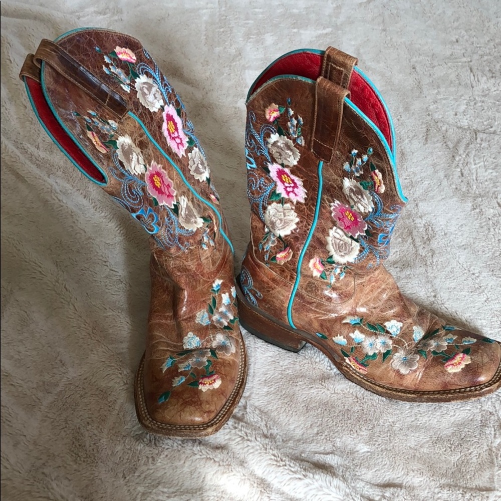 Macy Bean Floral Boots